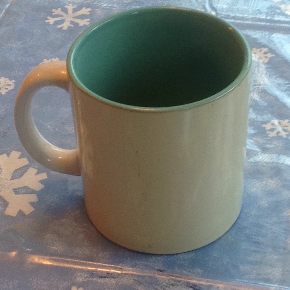 NWOT HOLIDAY MUG HOME ALONE THEMED - Picture 3 of 4